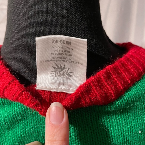 Dr. Seuss Green Grinch Crewneck Sweater ❤️💚 - Picture 8 of 8